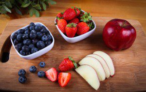 berries-apple-fruit-iStock_000017799203XSmall