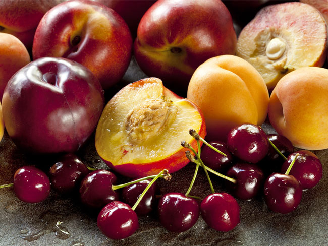 Summer Stone Fruits And A Peach Crisp Recipe The Fruitguys
