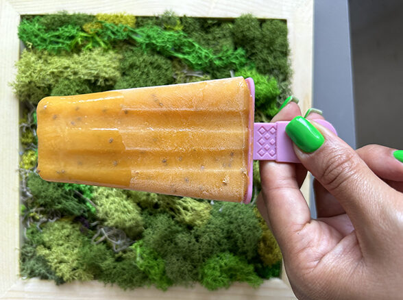 Mango-orange fruit popsicle