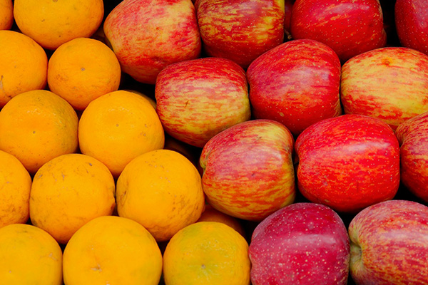 oranges/mandarins and apples