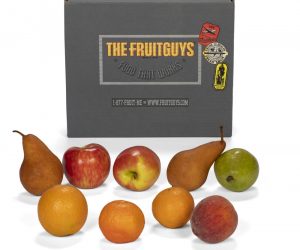 The fruit lovers favorite! 9 pieces of delicious seasonal fruit.